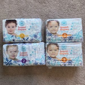 Honest Company snowflake winter diaper size 1 2 3